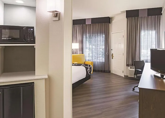 Hotel La Quinta By Wyndham Worth North 3*