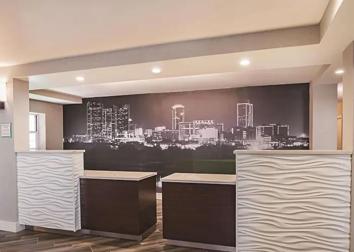 La Quinta By Wyndham Worth North 3*