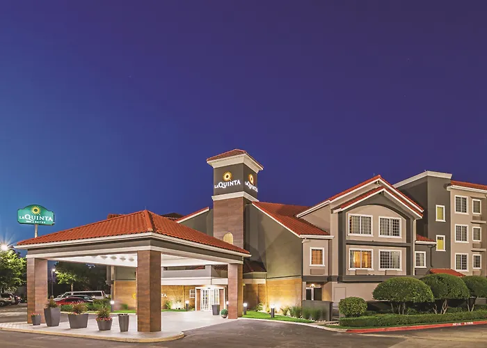 La Quinta By Wyndham Worth North Hotel