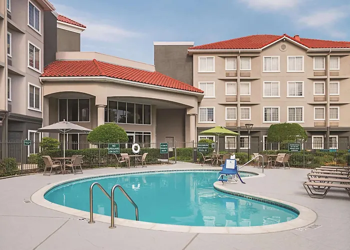 La Quinta By Wyndham Worth North 3*