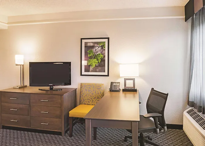 La Quinta By Wyndham Worth North Hotel Fort Worth