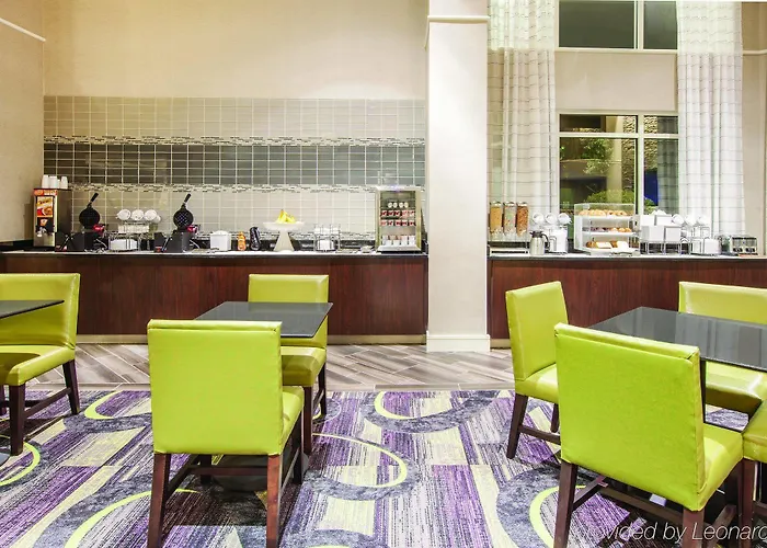 Hotel La Quinta By Wyndham Worth North 3*