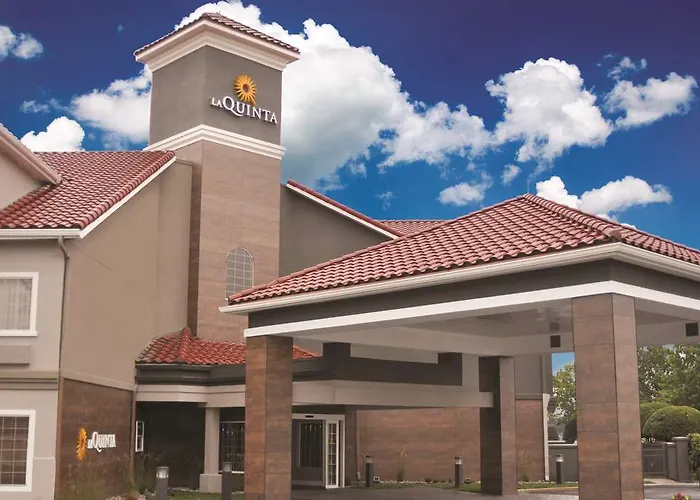 La Quinta By Wyndham Worth North Hotel