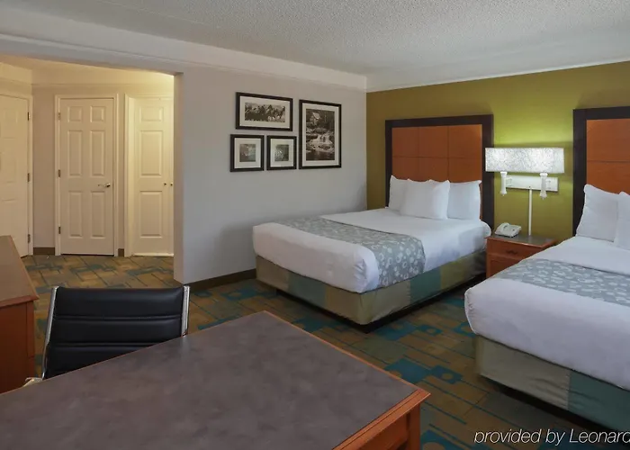 La Quinta By Wyndham Worth North