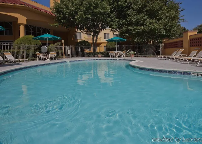 La Quinta By Wyndham Worth North Hotel