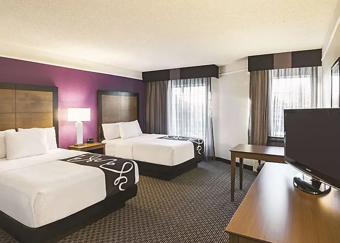La Quinta By Wyndham Worth North 3*